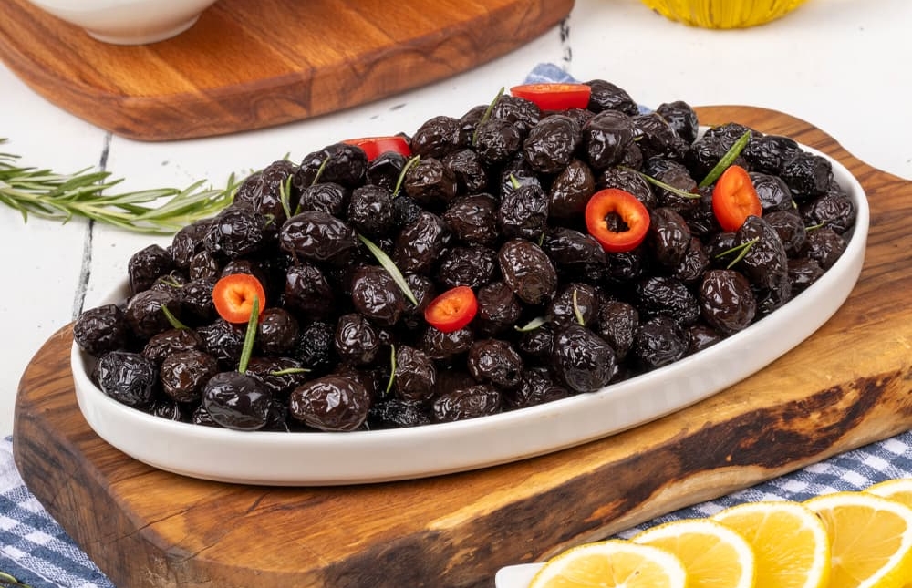 Az Tuzlu Siyah Zeytin